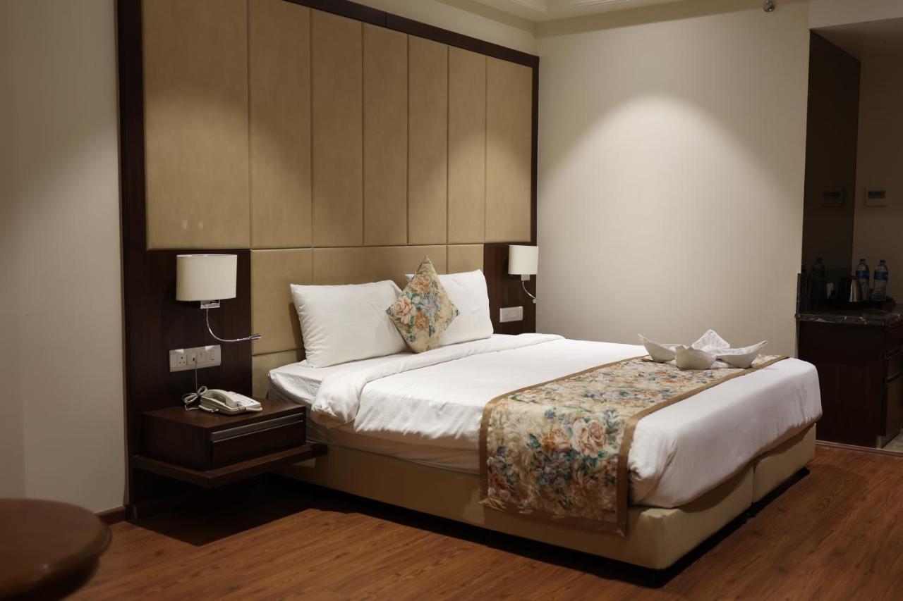 Pride Hotel Bhopal Extérieur photo